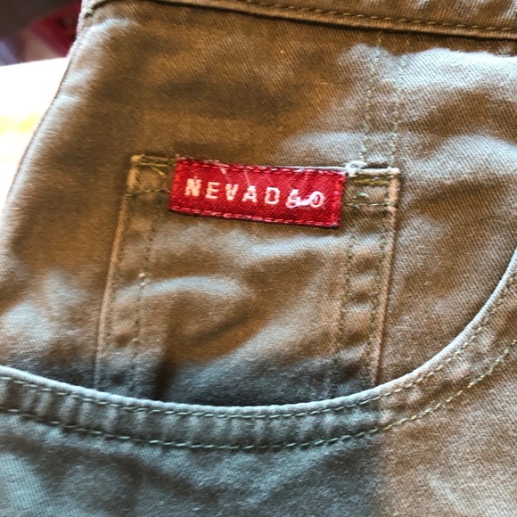 Size 14 Nevada army green skirt, zipper in back, pockets, slits, belt buckles - Picture 2 of 9